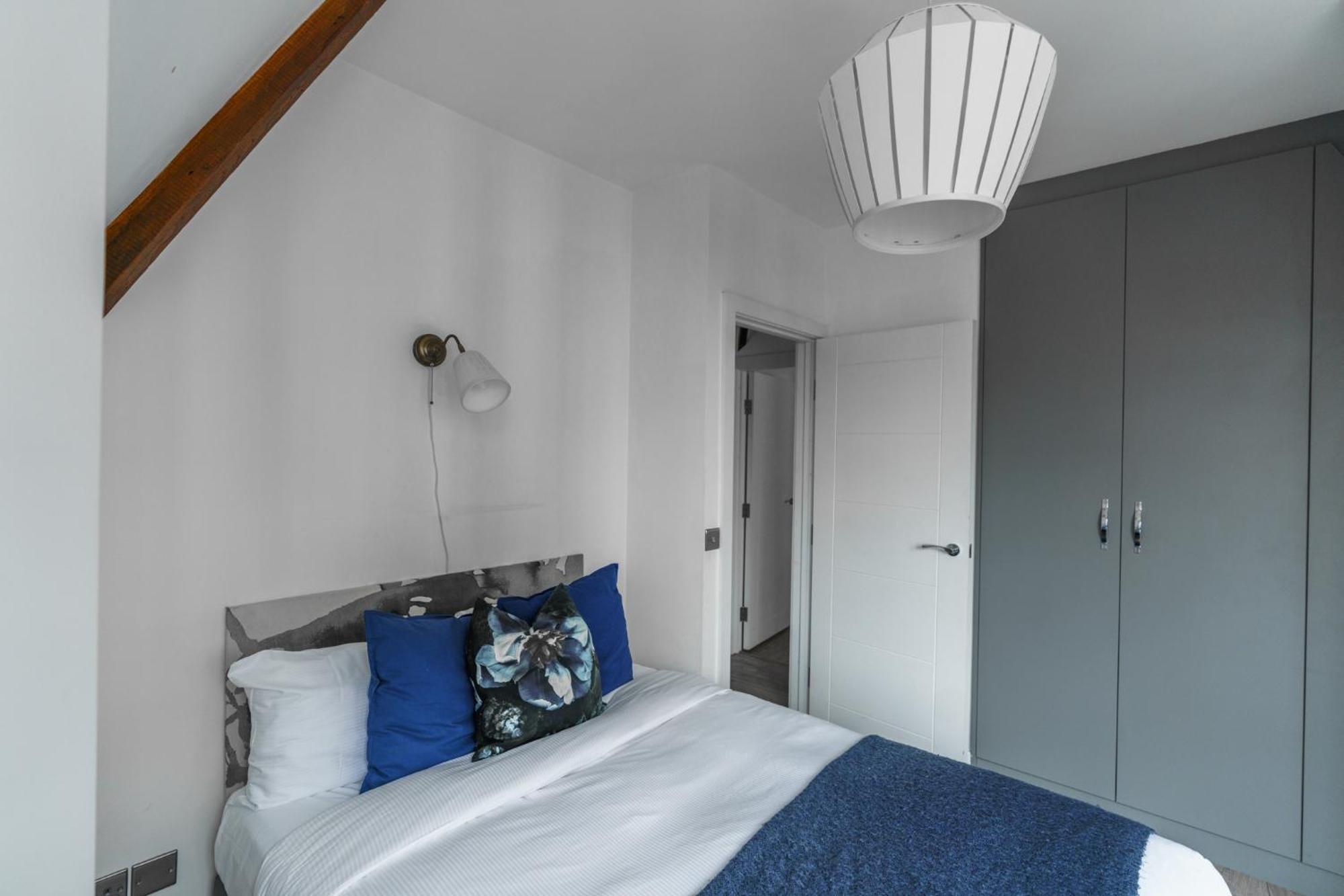 The Apartments Kensington High Street London Exterior photo